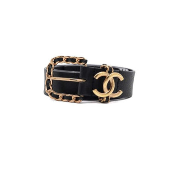 CHANEL 3ET0746 Damen Gürtel aus schwarzem Leder mit goldfarbenem CC-Logo 157125576