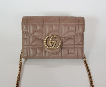 GUCCI GG Marmont Matelassé WOC Ketten-Crossbody 474575 157192511 [P]
