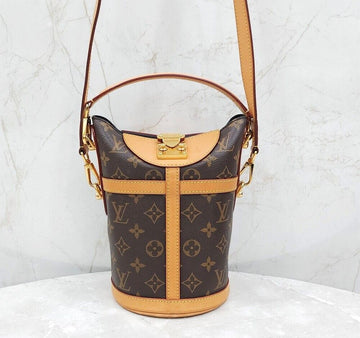 LOUIS VUITTON Monogram Canvas Bucket Duffelbag M43587 148971747