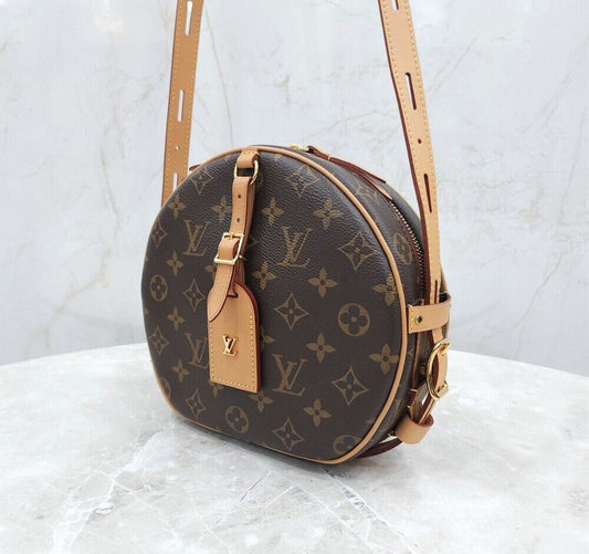 LOUIS VUITTON ブアットシャポ スフレ モノグラム クロスバッグ M45647 107728510