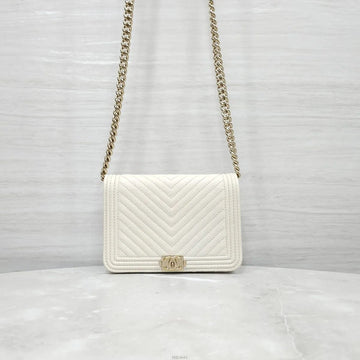CHANEL シェブロン WOC チェーン クロスボディバッグ キャビア 31番 AP2464 157418266