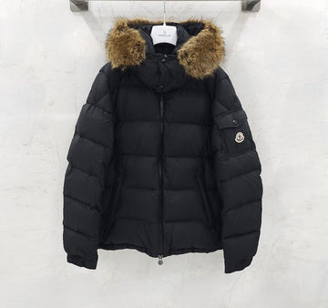 MONCLER ショートダウンパディング 1A00270 155456261