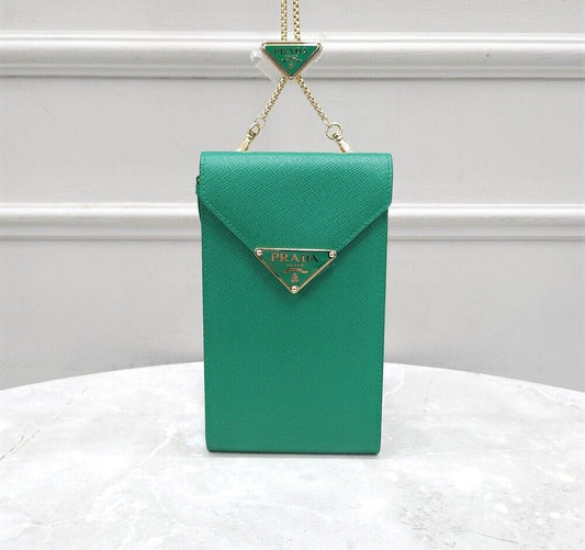 PRADA グリーンフォンポーチレザーミニバッグ 93349188