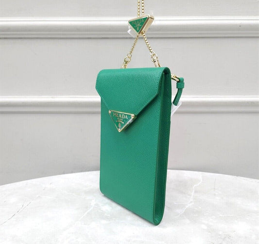 PRADA グリーンフォンポーチレザーミニバッグ 93349188