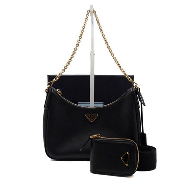 PRADA Reedition Schultertasche in schwarzem Saffiano-Leder mit goldfarbener Kette 1BH204 157587386