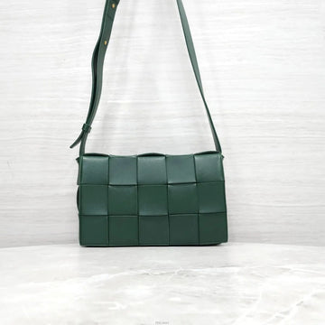 BOTTEGA VENETA Kassettentasche in Grün 667298 157616285