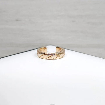 CHANEL 18k Cococrush Single Ear Cuff 18K Beige Gold J12149 157616410