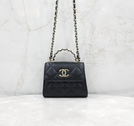 CHANEL Mini Handtasche mit Kette und Perlen AP4982 155484170