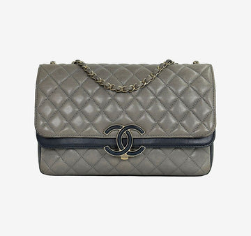 CHANEL Chic Doppelklappen-Chainbag Medium Khaki Grau 26 ULFP6AV7 157264508 [P]