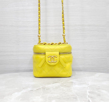 CHANEL Limited Vanity Cosmetic Chain Crossbody Bag with New Inner Chip 157215049 [P]