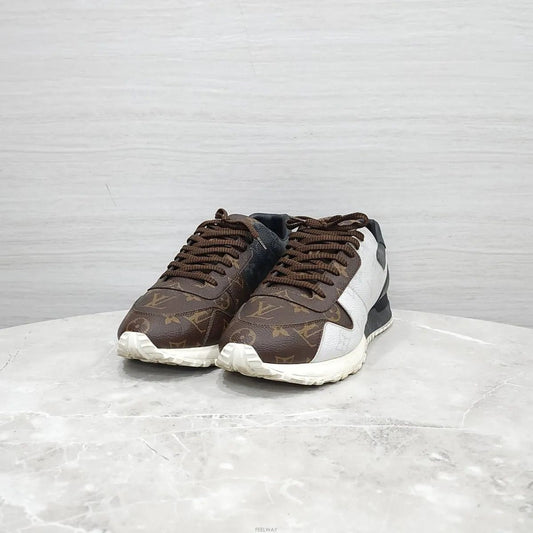 Louis Vuitton Runway Sneaker 157947435 [P]