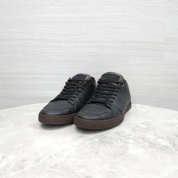 Louis Vuitton Monogram Leather Sneakers 157982653 [P]