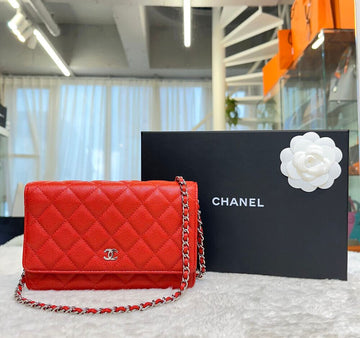 CHANEL キャビア WOC ミニ クロスバッグ シルバー レッド 30番代F090611 148576628 [P]