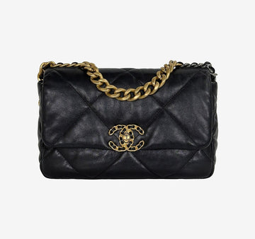 CHANEL Medium Flap Chain Bag Black 30 158373084 [P]