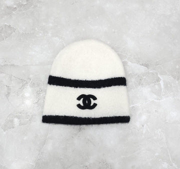 CHANEL Logo Beanie 155425894 [P]