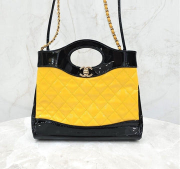 CHANEL 31 Mini Einkaufstasche aus Lack AS4133 129879294 [P]