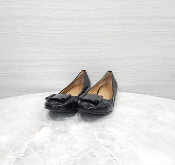 SALVATORE FERRAGAMO Schwarze Lackleder Ballerinas 157146907 [P]