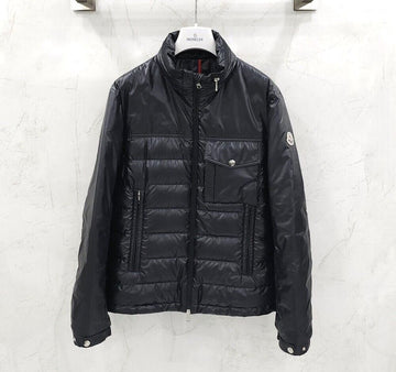 Moncler Lightweight Padded Jacket 152794711 [P]