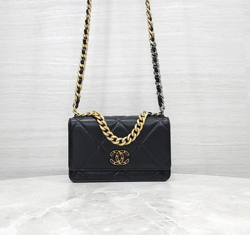 CHANEL 19 ターンロック WOC チェーン クロスバッグ 30番台 AP3267 157148519 [P]