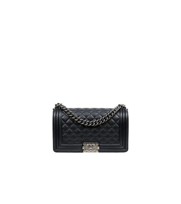 CHANEL ブラックミディアムキャビアボーイバッグ 64037 158659593 [P]