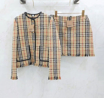 BURBERRY チェックブークレジャケットスカートセットアップ 143959483 [P]