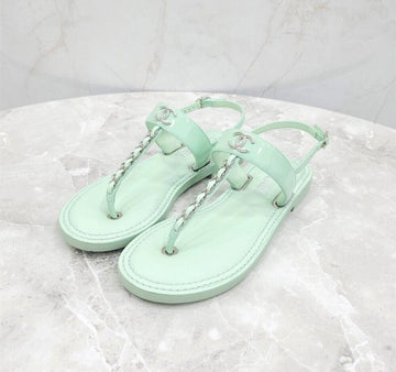 CHANEL CC Logo Chain T-Strap Flip-Flop Sandalen G38221 124411689 [P]