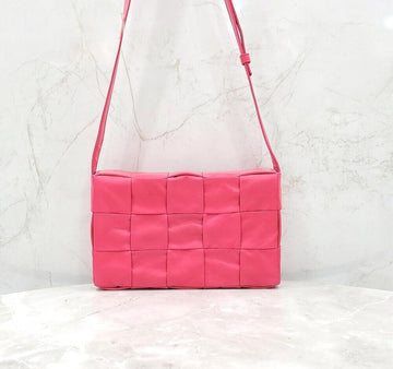 BOTTEGA VENETA イントレチャートカセットクロスボディバッグ 667298 155085036 [P]