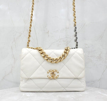 CHANEL フラップチェーンショルダーバッグ ラージ AS1161 152193463 [P]