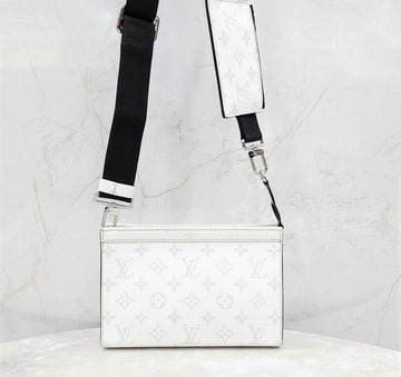 LOUIS VUITTON Tragbare Geldbörse Umhängetasche M30935 151287734 [P]