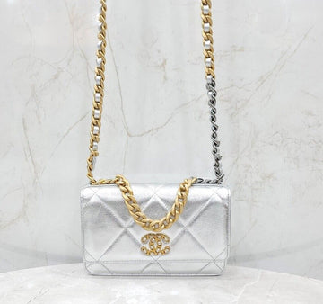 CHANEL 19 WOC チェーンショルダーバッグ AP0957 153750685 [P]