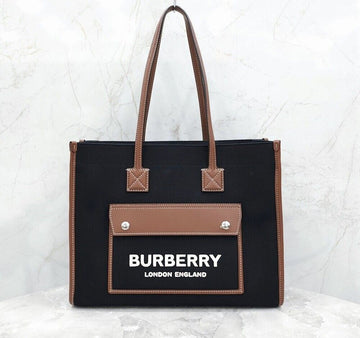 BURBERRY ブラックフレヤトートバッグ 8057600 150501219 [P]
