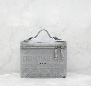 DIOR グレー カナージュ トラベル ヴァニティ S5480VREY 152309822 [P]