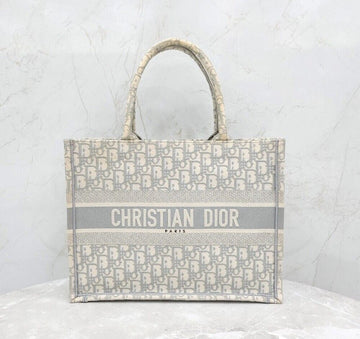 DIOR グレーオブリークブックトートバッグミディアム M1296ZRIW 147196661 [P]
