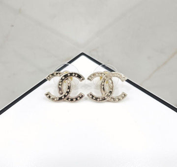 CHANEL Neue CC-Logo Klassische Ohrstecker Gold ABG361 152226912 [P]