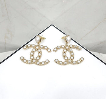 CHANEL Pearl Earrings with CC Logo 153151648 [P]