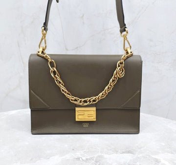 FENDI レザー メタル ショルダーバッグ 132453591 [P]
