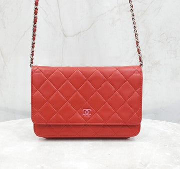 CHANEL ラムスキン WOC チェーン クロスボディバッグ 139600996 [P]