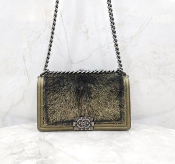CHANEL Metallisches Kalbsleder Boy Bag Medium Vintage Gold 154072739 [P]