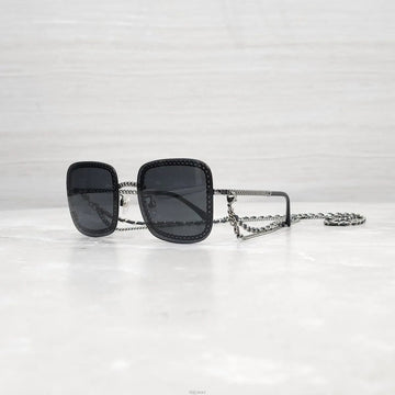 CHANEL チェーンストラップスクエアサングラス 157526996 [P]