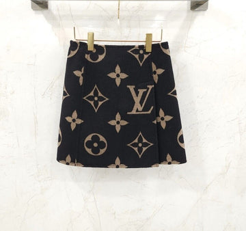 LOUIS VUITTON Limitierte Monogram-Rock 154162023 [P]