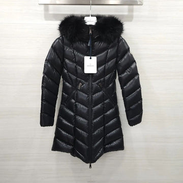 Moncler Long Down Jacket with Trimming Hood 157700710 [P]