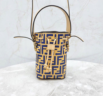 Fendi ff FF Montrejo Leather Bucket Bag 122556173 [P]