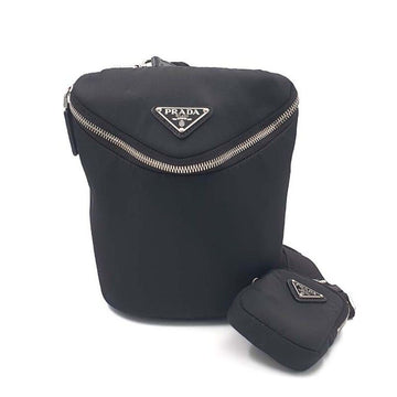 PRADA Rucksack aus Re-Nylon 8132603120 159273912 [P]