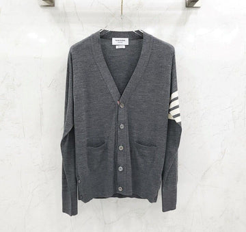 THOM BROWNE Grau Merino Woll Cardigan MKC002A 149308191 [P]