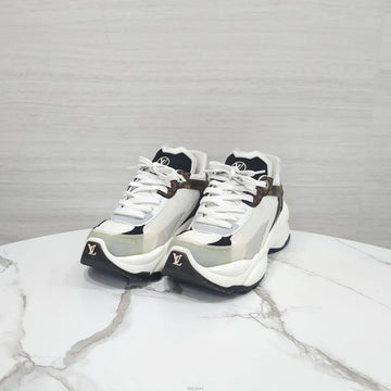 Louis Vuitton Run 55 Sneakers White Monogram 1AASDF 159303448 [P]