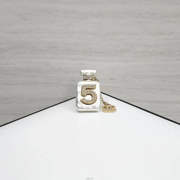 CHANEL CCロゴナンバー5香水キュービックブローチAB8478 157985282 [P]
