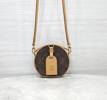 LOUIS VUITTON ミニボワットシャポ クロスバッグ M44699 156599804 [P]