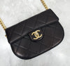 CHANEL クラシックハーフムーンチェーンショルダーバッグ 31番代 AS2484 156837913 [P]