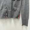 THOM BROWNE Femininer diagonaler 4 Streifen Merinowolle Cardigan FKC334A (FKC334A Y1014 055) 141984862 [P]