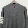 THOM BROWNE Damen Cardigans mit diagonaler Armspange aus Merinowolle in Mittengrau 139893157 [P]